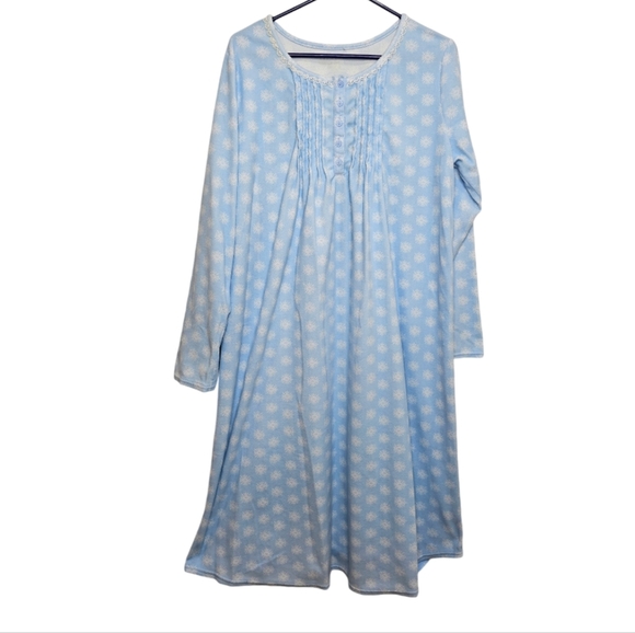 Croft and Barrow Intimates Long Sleeve Fleece Nightgown w/ Snowflake Pattern Lg - Picture 3 of 6